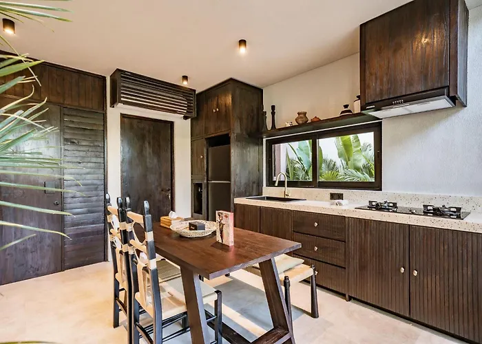 Bedouin Loft Pererenan Villa *