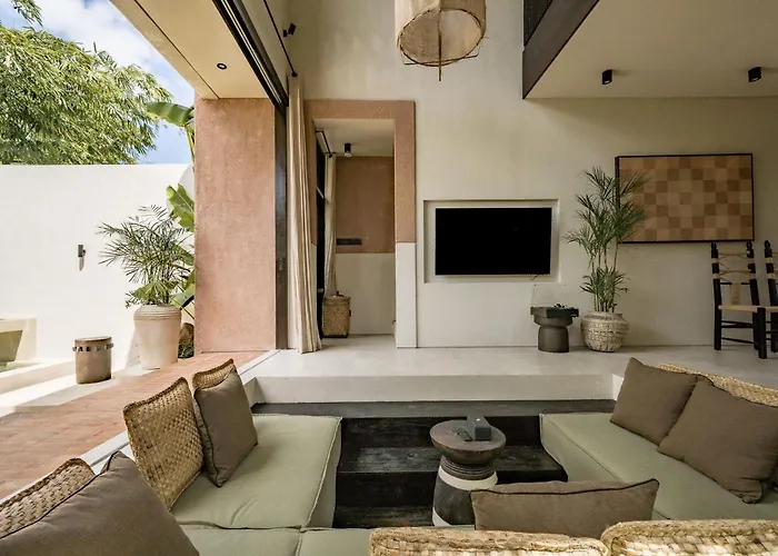 Bedouin Loft Pererenan Villa *